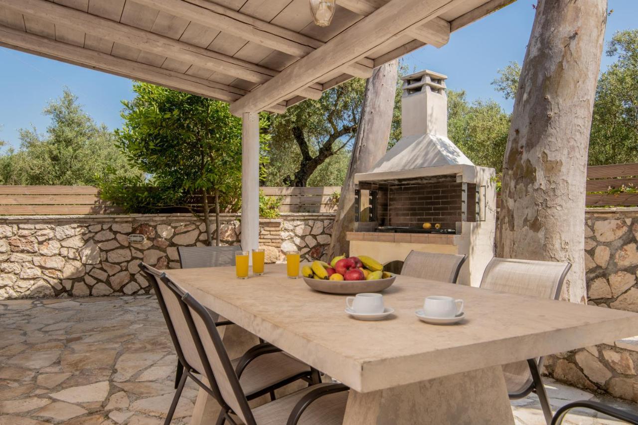 VILLA IN PIETRA Kalamaras Makhairadhon Bagian luar foto